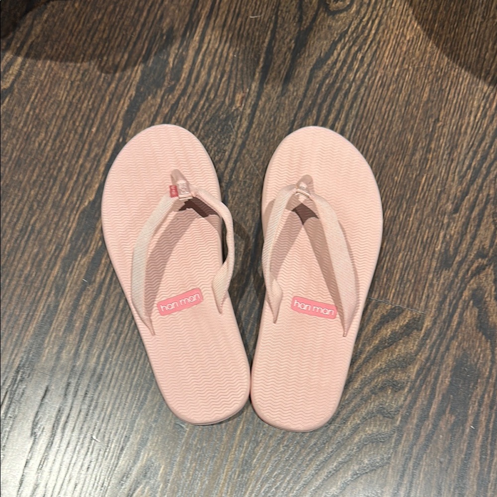 Hari Mari women’s Pink Flip Flops